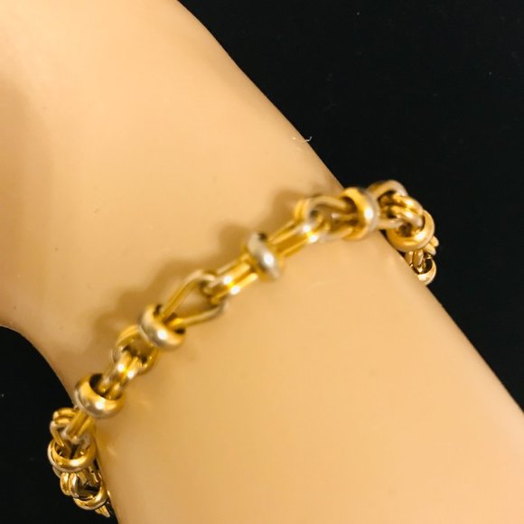 MONET GOLDTONE BOW TIE CHAIN LINK BRACELET - Picture 3 of 4